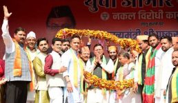 सीएम धामी ने समूह ‘ग’ परीक्षाओं में साक्षात्कार खत्म करने की घोषणा की, वहीं पीसीएस और अन्य में साक्षात्कार में 40 प्रतिशत से कम और 70 प्रतिशत से अधिक नंबर पर देना होगा स्पष्टीकरण