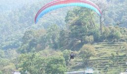 उत्तराखंड में यहां 3 दिवसीय पैराग्लाइडिंग एक्यूरेसी प्रतियोगिता शुरू, 8 राज्यों, आर्मी और असम राइफल के 31 पैराग्लाइडर ले रहे हैं हिस्सा