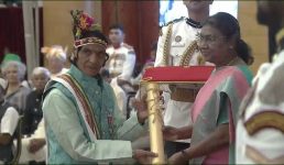 राष्ट्रपति द्रौपदी मुर्मू ने दूसरे चरण में प्रदान किये तीन पद्म विभूषण, पाँच पद्म भूषण और सैंतालिस पद्म श्री पुरस्कार, जानिए कौन हैं विजेता