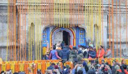 ग्याहरवें ज्योतिर्लिंग भगवान केदारनाथ धाम के कपाट खुले, पहली पूजा पीएम मोदी के नाम से की गई, सीएम धामी ने भी की पूजा-अर्चना