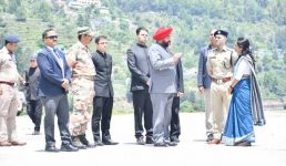 सीमांत दौरे के दूसरे दिन मुनस्यारी पहुंचे राज्यपाल, कहा ये इलाका पर्यटन का बहुत बड़ा हब बन सकता है