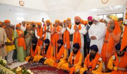 श्री हेमकुंड साहिब यात्रा के लिए प्रथम जत्था रवाना, राज्यपाल और मुख्यमंत्री रहे मौजूद