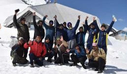 ग्राउंड रिपोर्ट, श्री हेमकुण्ट  साहिब में अभी जमी है आठ फीट बर्फ, 20 मई से यात्रा होगी शुरू, प्रशासन यात्रा तैयारियों में जुटा