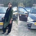 पति की बीमारी के बाद खुद स्टीयरिंग संभाल लिया, पढ़िए उत्तराखंड की इस महिला टैक्सी ड्राईवर की कहानी