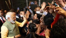 तस्वीरें-पीएम मोदी का हिरोशिमा में हुआ जोरदार स्वागत, G-7 समिट में लेंगे हिस्सा