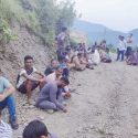 गहरी खाई में गिरा यूटिलिटी वाहन, दो लोगों की मौत, एक गंभीर रूप से घायल