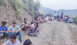 गहरी खाई में गिरा यूटिलिटी वाहन, दो लोगों की मौत, एक गंभीर रूप से घायल