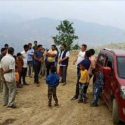 उत्तराखंड के डुमडाई गांव में पहली बार पहुंचा कोई वाहन, गांव वाले खुशी से झूम उठे
