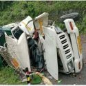 Uttarakhand वाहन पर बोल्डर गिरने से 3 लोगों की मौके पर ही मौत, 4 लोग घायल