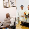 कांग्रेस अध्यक्ष खड़गे ने बद्रीनाथ-केदारनाथ के प्रसाद का अपमान किया, बीजेपी ने लगाया है आरोप