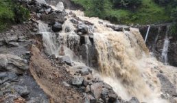 हाई अलर्ट पर उत्तराखंड, 7 जिलों में रेड अलर्ट, आपदा प्रतिक्रिया तंत्र पूरी तरह एक्टिव, सीएम ने मंत्रियों को अपने इलाकों में जाने को कहा