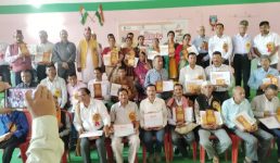 Uttarakhand स्वतंत्रता संग्राम सेनानी परिवारों के परिजनों को किया गया सम्मानित, दिखा राष्ट्रभक्ति का माहौल