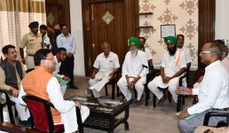 किसानों ने सीएम से बाजपुर के 20 गांवों की 5,838 एकड़ भूमि पर मालिकाना हक दिये जाने की माँग की, सीएम ने बाजपुर बाढ़ग्रस्त इलाकों का भी दौरा किया