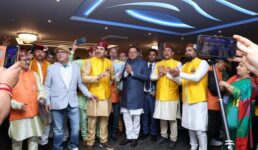 लंदन में सीएम धामी, उत्तराखण्डी लोकगीतों में झूमा लंदन, सीएम धामी के स्वागत में भव्य रंगारंग कार्यक्रम आयोजित, प्रवासी उत्तराखण्ड के लोगों से अह्वान, साल में एक बार अपने प्रदेश अवश्य आयें