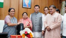 बागेश्वर विधानसभा सीट से निर्वाचित प्रत्याशी पार्वती दास ने शपथ ली, सीएम धामी रहे मौजूद