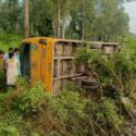 Uttarakhand यहां सवेरे-सवेरे पलट गई स्कूल बस, मौके पर मची चीख-पुकार