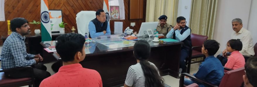 हरिद्वार जिलाधिकारी ने ली महत्वपूर्ण बैठक, आपरेशन मुक्ति के अन्तर्गत बाल श्रम, बाल विवाह एवं बाल भिक्षावृत्ति आदि पर चर्चा हरिद्वार जिलाधिकारी ने ली महत्वपूर्ण बैठक, आपरेशन मुक्ति के अन्तर्गत बाल श्रम, बाल विवाह एवं बाल भिक्षावृत्ति आदि पर चर्चा