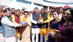 मेरी माटी मेरा देश, सीएम धामी ने राज्य स्तरीय ‘अमृत कलश यात्रा’ में प्रतिभाग किया, मिट्टी को अमृत कलश में दिल्ली स्थित राष्ट्रीय शहीद स्मारक भेजा गया