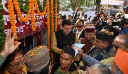 राज्य स्थापना दिवस पर सीएम धामी ने राज्य आन्दोलनकारी शहीदों को श्रद्धांजलि अर्पित की, कहा सरकार शहीद आंदोलनकारियों के सपनों के अनुरूप उत्तराखंड के विकास हेतु प्रतिबद्ध
