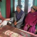 सीएम धामी ने सिल्क्यारा टनल में फंसे टनकपुर के छीनिगोठ निवासी पुष्कर सिंह एरी के घर जाकर उनके परिजनों से मुलाकात की, कहा सरकार प्रत्येक मजदूर की सुरक्षा को लेकर प्रतिबद्ध