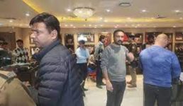 देहरादून में 20 करोड़ की डकैती का वीडियो आया सामने, देखिए कैसे बेखौफ लूट को अंजाम दे रहे हैं बदमाश