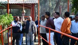 खटीमा के भारामल मंदिर पहुंचे जिलाधिकारी, इलाके के विकास को लेकर दिए जरूरी निर्देश