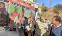 विकसित भारत संकल्प यात्रा ने कई गांवों में केन्द्र सरकार की योजनाओं की जानकारी दी, लाभार्थियों को सम्मान पत्र भी वितरित किये