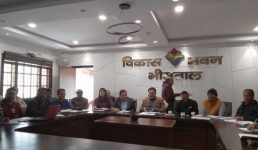 विकसित भारत संकल्प यात्रा को लेकर समीक्षा बैठक, केंद्र और राज्य सरकार की योजनाओं, कार्यक्रमों को आम जन तक पहुंचाने के निर्देश