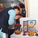 मुख्यमंत्री ने शहीद स्क्वाड्रन लीडर अभिमन्यु राय के आवास पर जाकर दी श्रद्धांजलि