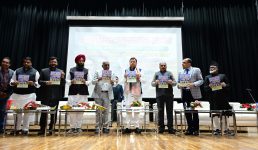 मुख्यमंत्री धामी ने विश्व अल्पसंख्यक अधिकार दिवस के अवसर पर आयोजित कार्यक्रम में प्रतिभाग किया, अल्पसंख्यक आयोग की पुस्तिका का विमोचन भी किया