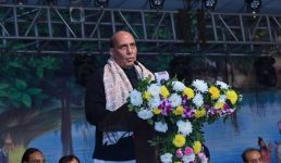 रक्षा मंत्री राजनाथ सिंह, लोकसभा अध्यक्ष ओम बिरला और मुख्यमंत्री धामी ने कनखल स्थित श्री हरिहर आश्रम में आध्यात्मिक महोत्सव में प्रतिभाग किया