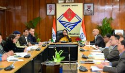 एसीएस राधा रतूड़ी ने शीत लहर के सम्बन्ध में प्रशासन की तैयारियों की समीक्षा की, राज्य में ट्रैकिंग के लिए आने वाले पर्यटकों की पुख्ता सुरक्षा व्यवस्था को लेकर शासन-प्रशासन की तैयारियां शुरू