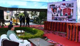 पीएम मोदी ने उत्तराखंड के विकसित भारत संकल्प यात्रा के लाभार्थियों से बातचीत की, सीएम धामी भी रहे मौजूद