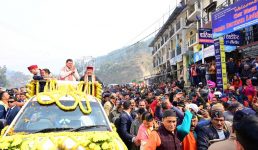 अगस्त्यमुनि में आयोजित भव्य रोड शो में मुख्यमंत्री धामी ने किया प्रतिभाग, हज़ारों की संख्या में स्थानीय जनता ने किया मुख्यमंत्री का स्वागत