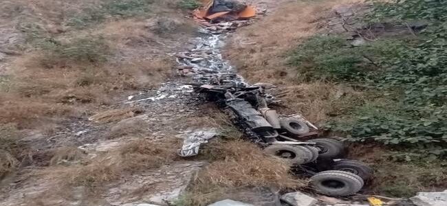 उत्तराखंड में भीषण सड़क हादसा, चालक की मौत उत्तराखंड में भीषण सड़क हादसा, चालक की मौत