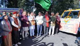 सीएम धामी ने देहरादून में अपशिष्ट प्रबंधन के लिए 58 डोर-टू-डोर वाहनों का फ्लैग ऑफ किया, सेग्रिगेशन पर आधारित गीत का विमोचन भी किया
