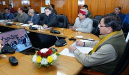 सीएम धामी ने विकसित भारत संकल्प यात्रा के तहत अल्मोड़ा जनपद के लाभार्थियों से संवाद किया, कहा पीएम मोदी के 9 साल के कार्यकाल में योजनाओं का लाभ समाज के अंतिम पंक्ति पर खड़े लोगों तक पहुंचाया जा रहा है