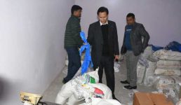 हल्द्वानी में यहां गोदाम में कुमाऊं आयुक्त ने मारा छापा, मचा हड़कंप, 70 क्विंटल अवैध सामान बरामद