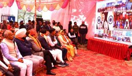 पीएम मोदी ने पीएम जन-मन कार्यक्रम के तहत विभिन्न राज्यों के लाभार्थियों से संवाद किया, उत्तराखंड से भी लोग जुड़े, पीएम आवास योजना के 1 लाख लाभार्थियों को पहली किस्त भी जारी की