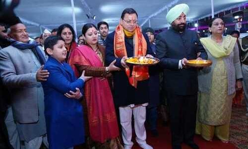 मुख्यमंत्री आवास में आयोजित हुई श्रीराम भजन संध्या, राज्यपाल एवं मुख्यमंत्री सहित मंत्रीगणों एवं विधायकों द्वारा सुन्दरकांड का किया गया पाठ मुख्यमंत्री आवास में आयोजित हुई श्रीराम भजन संध्या, राज्यपाल एवं मुख्यमंत्री सहित मंत्रीगणों एवं विधायकों द्वारा सुन्दरकांड का किया गया पाठ