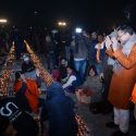श्री राम मंदिर प्राण प्रतिष्ठा की पूर्व संध्या पर परेड ग्राउंड देहरादून में 1.5 लाख से अधिक दीप किए प्रज्वलित, सीएम धामी भी रहे मौजूद