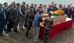 उत्तरकाशी में भारत-चीन सीमा में शहीद हुए जवान को सैन्य सम्मान के साथ दी गई अंतिम विदाई