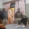 बनभूलपुरा दंगे में शामिल अब्दुल मलिक और उसके बेटे की संपत्ति की कुर्की, पुलिस और प्रशासन की टीम मौके पर