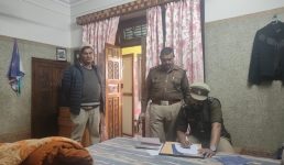 बनभूलपुरा दंगे में शामिल अब्दुल मलिक और उसके बेटे की संपत्ति की कुर्की, पुलिस और प्रशासन की टीम मौके पर