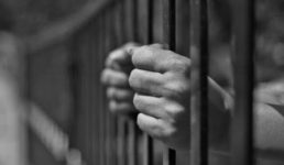Uttarakhand रात को सोते समय खर्राटे लेना पड़ा भारी, पुलिस उठा कर ले गयी