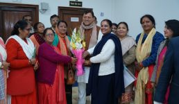Uttarakhand मुख्यमंत्री से मिले आशा स्वास्थ्य कार्यकत्री यूनियन, आंगनबाड़ी कार्यकत्री/सेविका कर्मचारी यूनियन तथा उत्तराखण्ड भोजन माता कामगार यूनियन के पदाधिकारी, अपनी विभिन्न मांग रखी