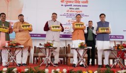 मुख्यमंत्री ने राज्य पशुधन मिशन योजनान्तर्गत लाभार्थियों को किए चेक वितरित, दुग्ध उत्पादको हेतु दुग्ध दरों में एक रूपये प्रति लीटर की बढ़ोत्तरी करने की घोषणा की