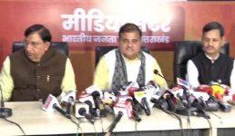 भाजपा प्रदेश में बड़ी चुनावी सभाओं के साथ 7 हजार स्थानों पर नुक्कड़ सभाएं आयोजित करेगी, धामी सरकार के 2 वर्ष पूरा होने पर भी होंगे विशेष कार्यक्रम