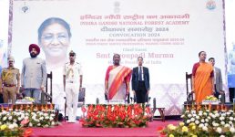 राष्ट्रपति द्रौपदी मुर्मु ने इन्दिरा गांधी राष्ट्रीय वन अकादमी देहरादून में दीक्षांत समारोह में हिस्सा लिया, कहा वन संसाधनों की क्षति-पूर्ति विज्ञान और प्रौद्योगिकी की मदद से हम  तेज गति से कर सकते हैं