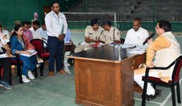 मुख्यमंत्री ने काशीपुर स्पोर्ट्स स्टेडियम में अधिकारियों के साथ की पेयजल एवं बाढ सुरक्षा कार्यों की समीक्षा, अधिकारियों को कार्य समय पर पूर्ण करने के दिये निर्देश